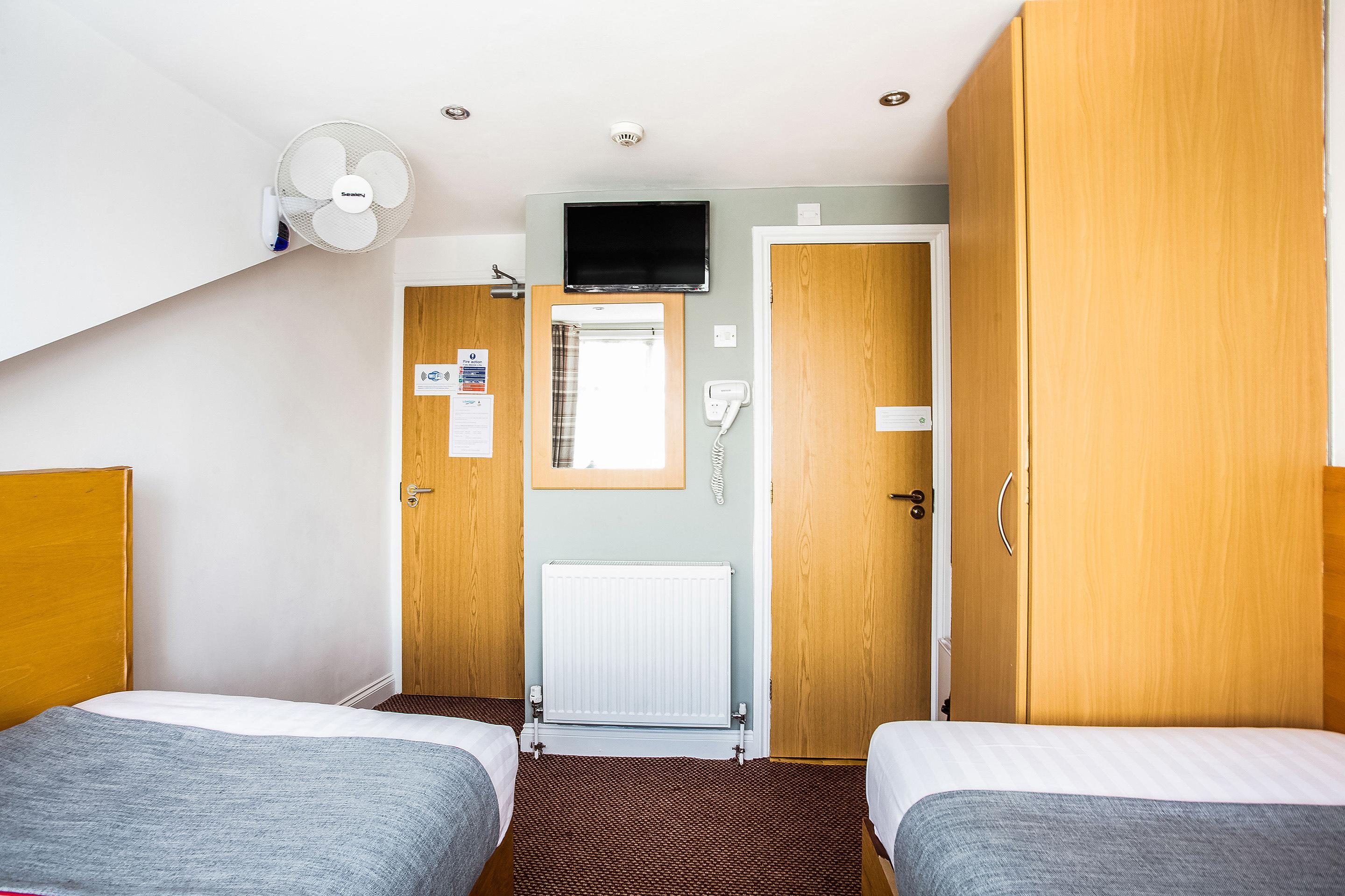Oyo London Guest House Exterior photo
